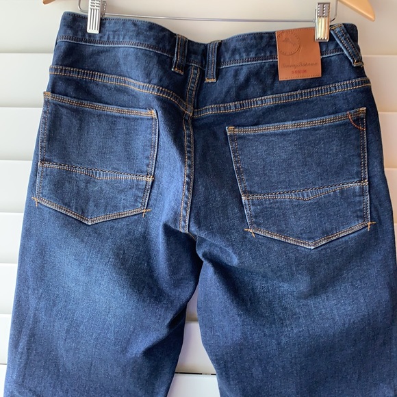 Tommy Bahama authentic straight 32x30 jean. Worn 1 time - Picture 3 of 5